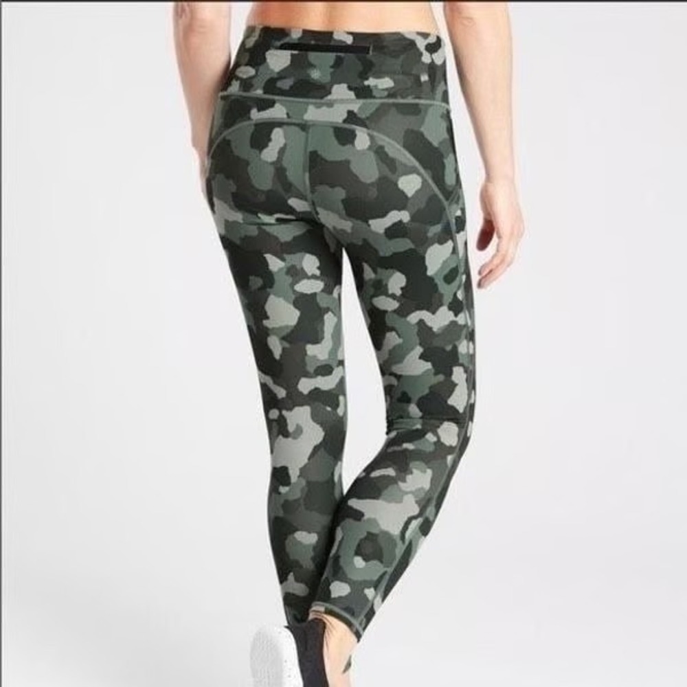 Athleta Lightning 7/8 Tight Camo Print Size S High‎ Rise Athletic Leggings EUC